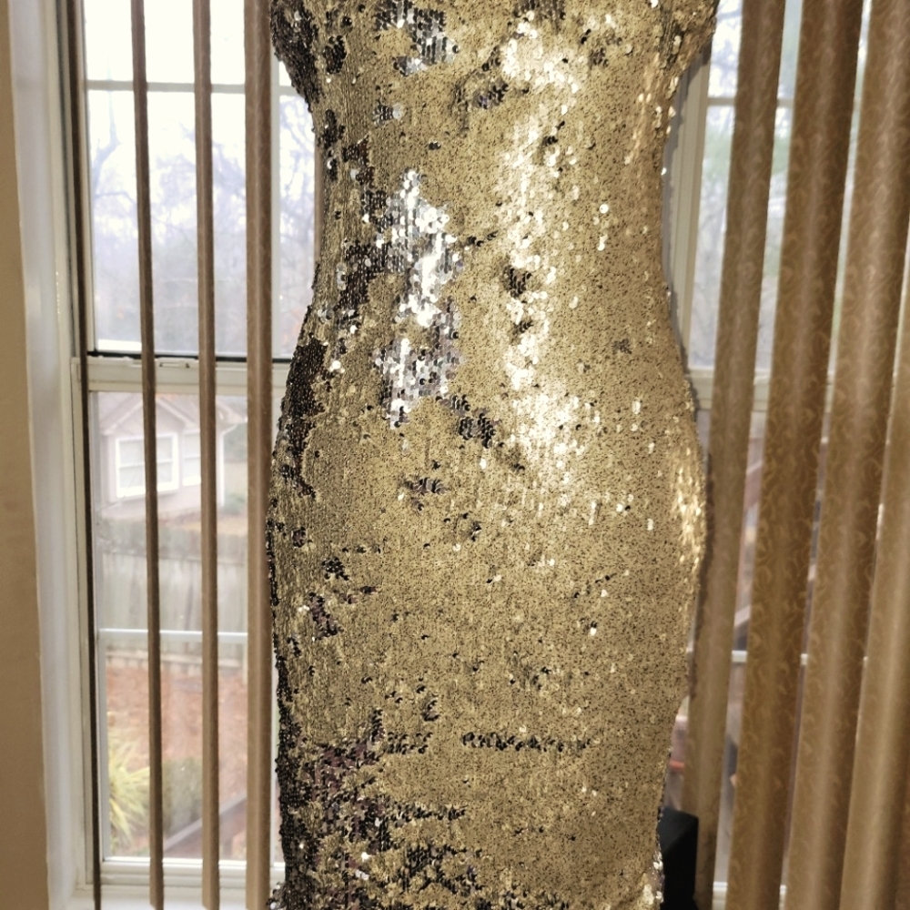 Sexy strapless sequined Gold dress